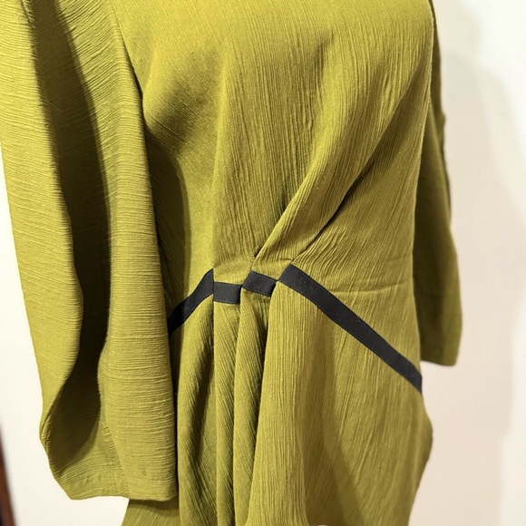 Palmer // Harding | Olive Green Asymmetrical Blouse | Small (4) - Picture 5 of 7